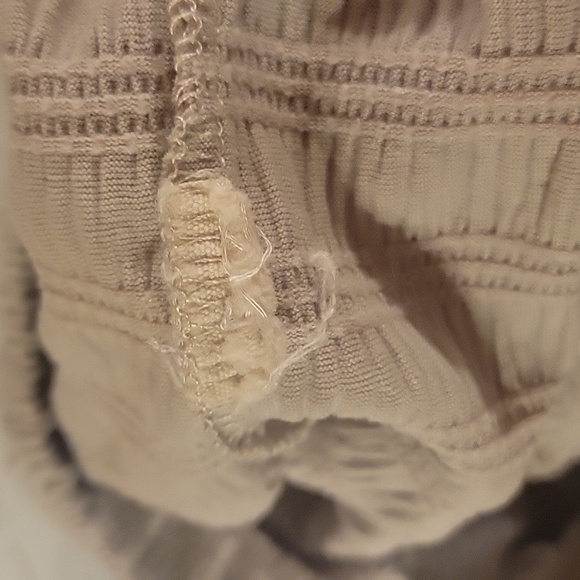 Cute long sleeve open back crop top - Picture 10 of 10